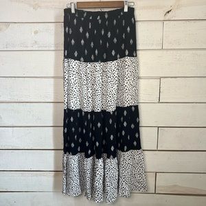1.4.3. Story by Line Up black & white mixed print maxi skirt size M